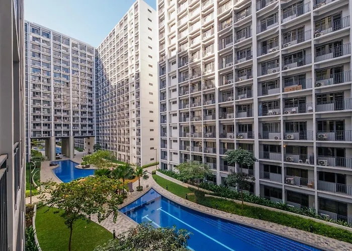 3 Condos*8 Beds*3 Bathrooms*3 Kitchens*4 Pools*@ Shore2 Moa